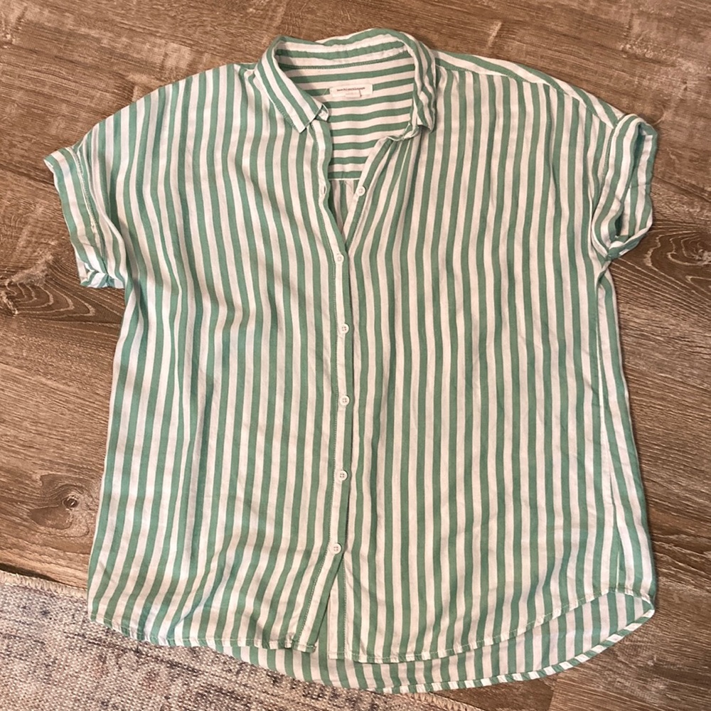 Beachlunchlounge short sleeve green striped button down shirt large